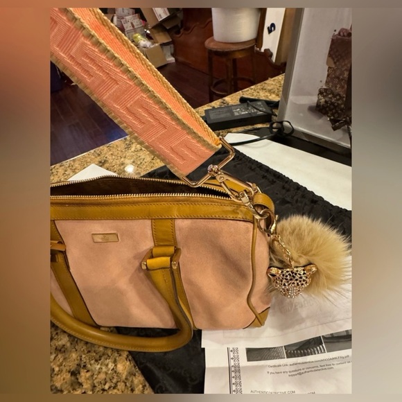 Want to be a Lucky Duck? Join my GiftAwaycongrats  @gabriellelee838 and @jtt1979 - Picture 5 of 15